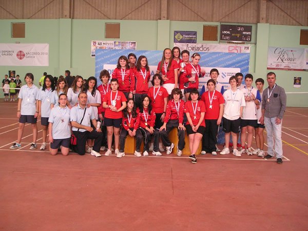 Provincial escolar en As Neves. Medallistas infantil. Abril 2010.