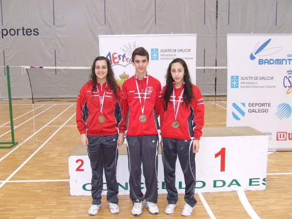 Ainoa Rial, Lucía Coello e Brais Vila, bronce no campionato galego sub-17. A Estrada. 30.04.11. 