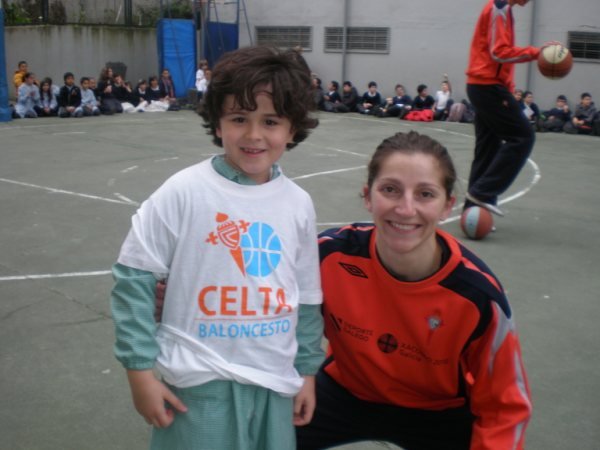 Visita das xogadoras do Celta Indepo ao Colexio Mariano co programa da Fundación VIDE "Aprende dos que mais saben" o 2.03.10